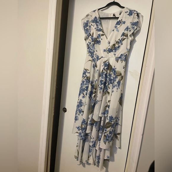 Lulu’s Blue Floral Dress - Picture 2 of 7